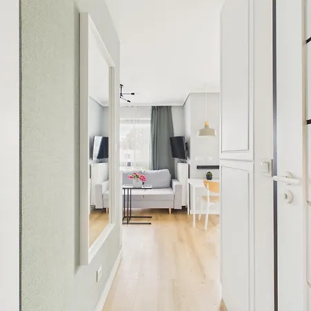 Modern & Cozy By Solarento Апартаменти